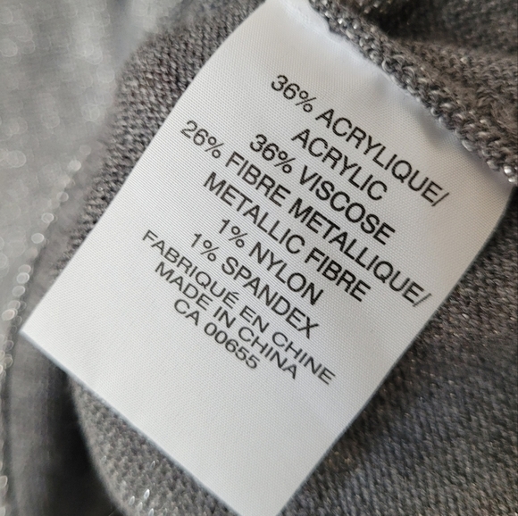 SMART Set Silver Grey Metallic Knit V Neck Top Size S - Picture 9 of 10